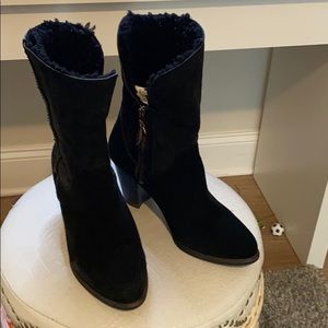 Ugg Sherpa lines high heel boots